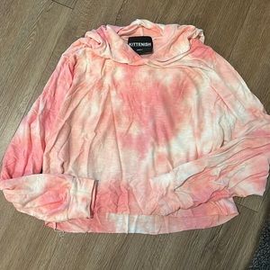 Kittenish lightweight pull over
